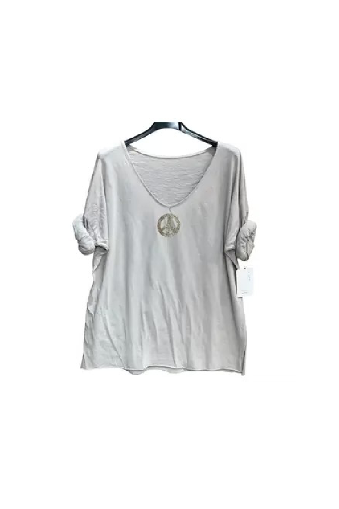Minimalist Peace tops – Moxy Boutique